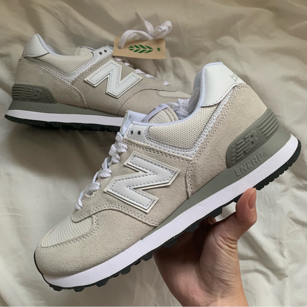 NEW New Balance 574 in White/Nimbus Cloud